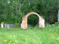 Чечкино-Богородское, ворота сельского кладбища